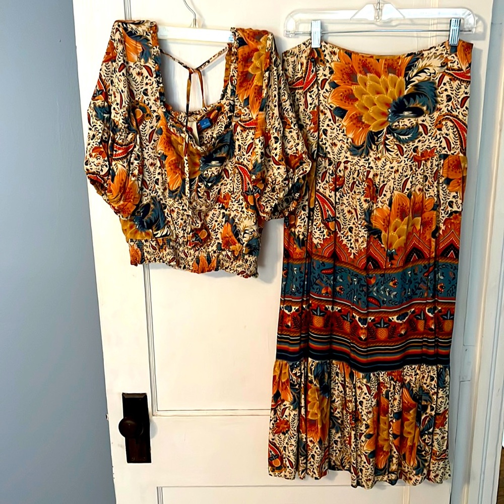 Farm Rio, Matching Set, Skirt and Cropped Top with tie
